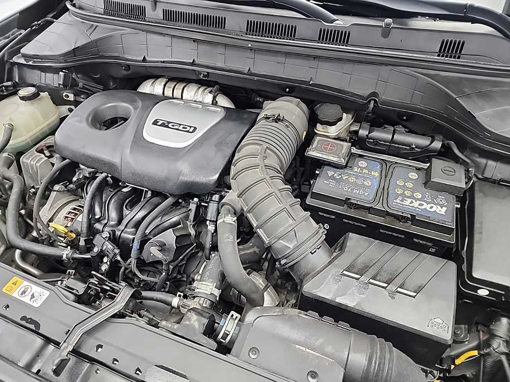 HYUNDAI Kona - Vista 5