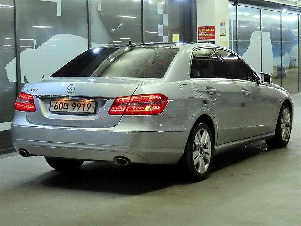 Mercedes Benz E class - Vista 4