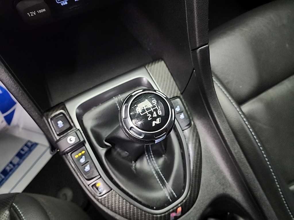 HYUNDAI Veloster - Vista 8