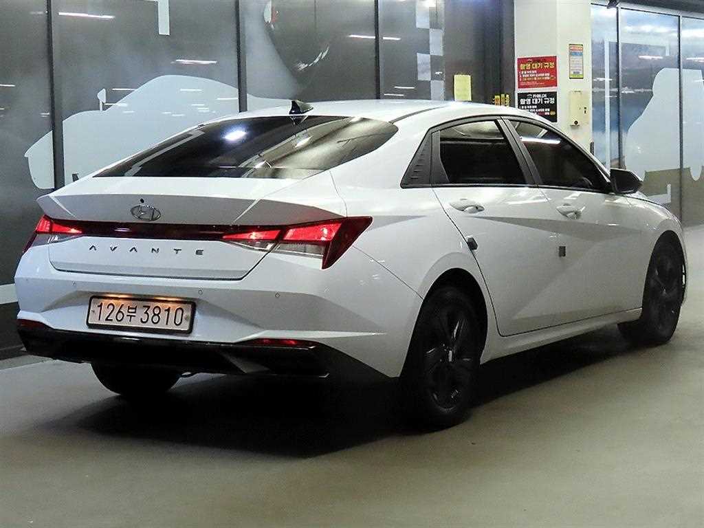 HYUNDAI Avante - Vista 4