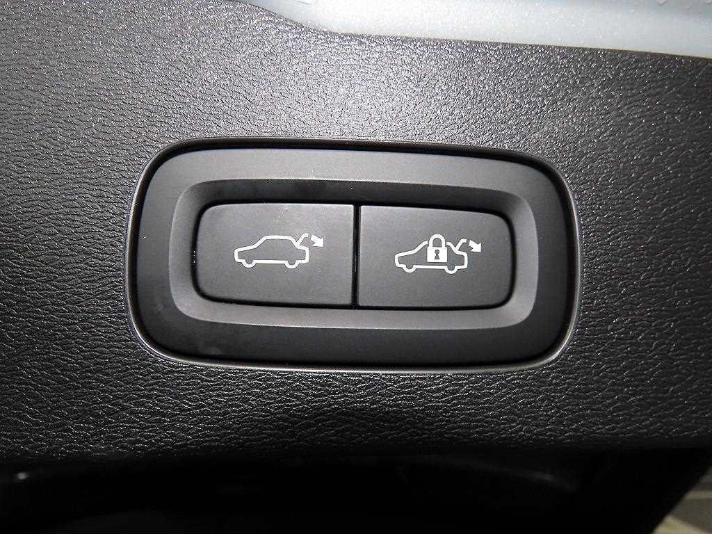 Volvo V60 2025 Gris - Importación desde Corea - HF Imports Iquique - Foto 16