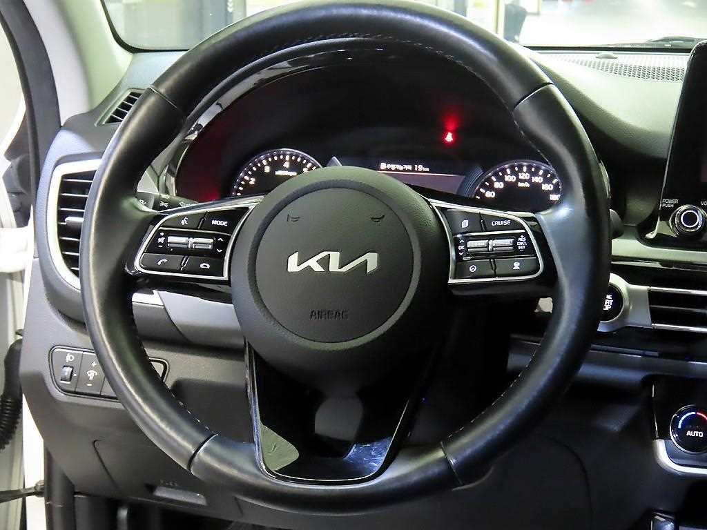 KIA Seltos - Vista 8