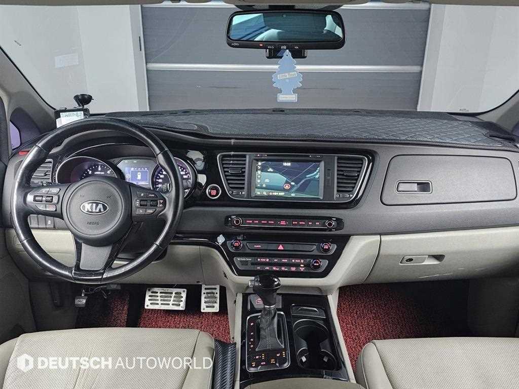 KIA Carnival - Vista 7