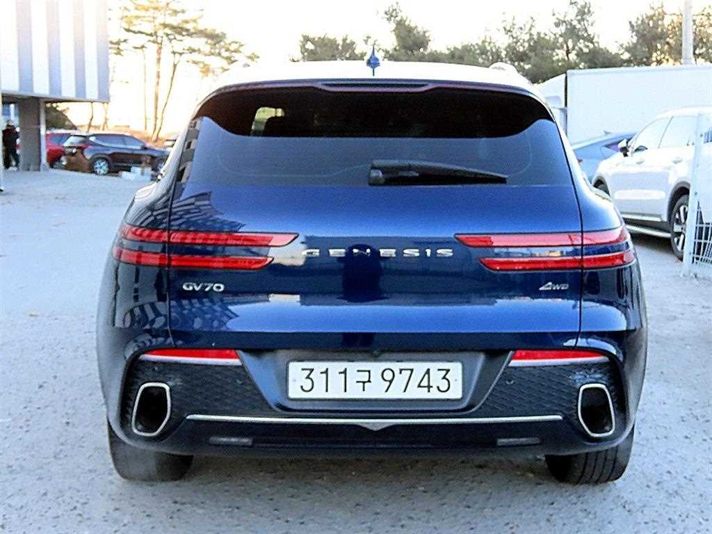 Genesis GV70 - Vista 4