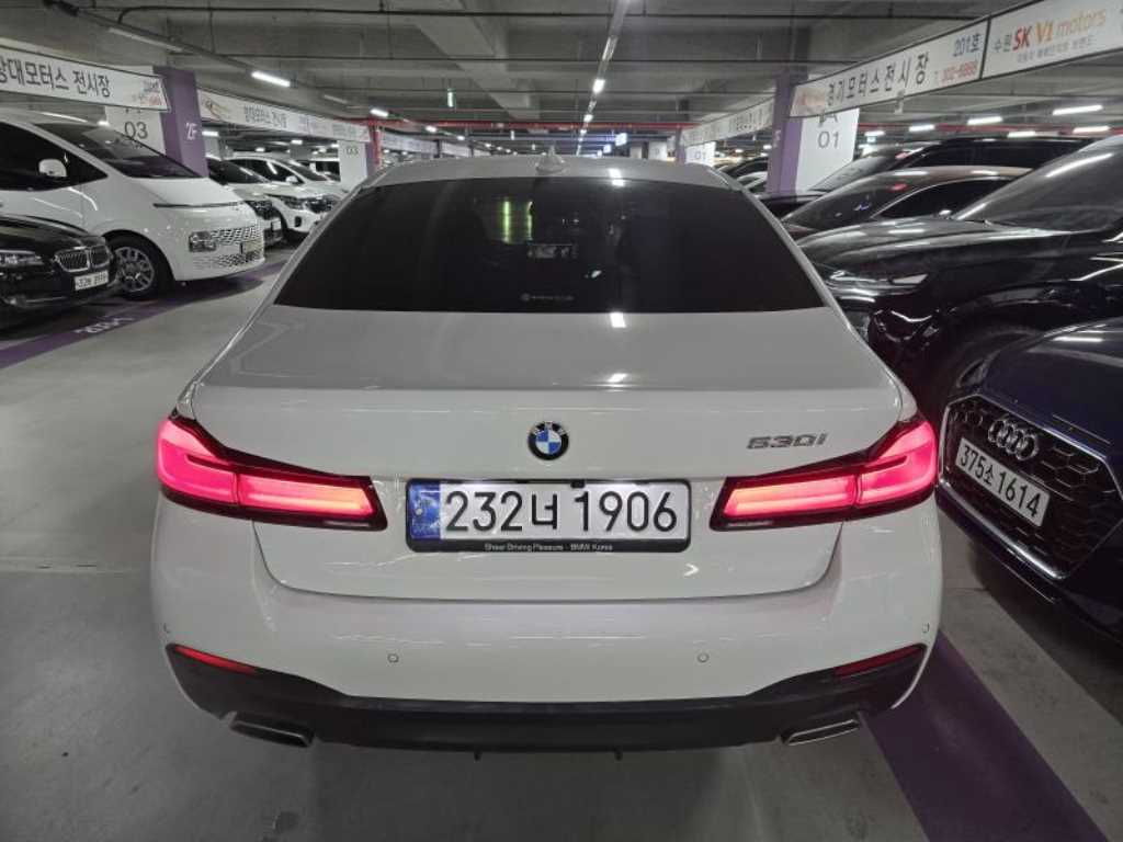 BMW 5 Series - Vista 5