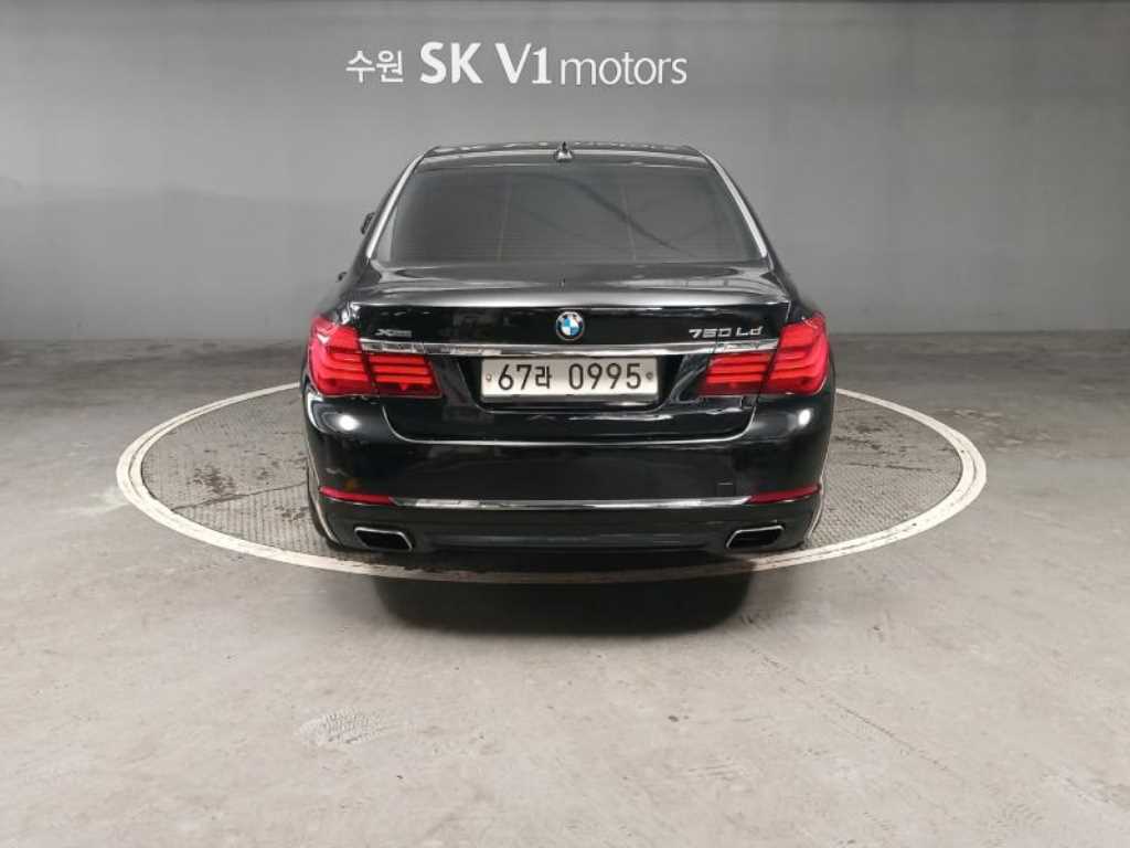 BMW 7 Series - Vista 5