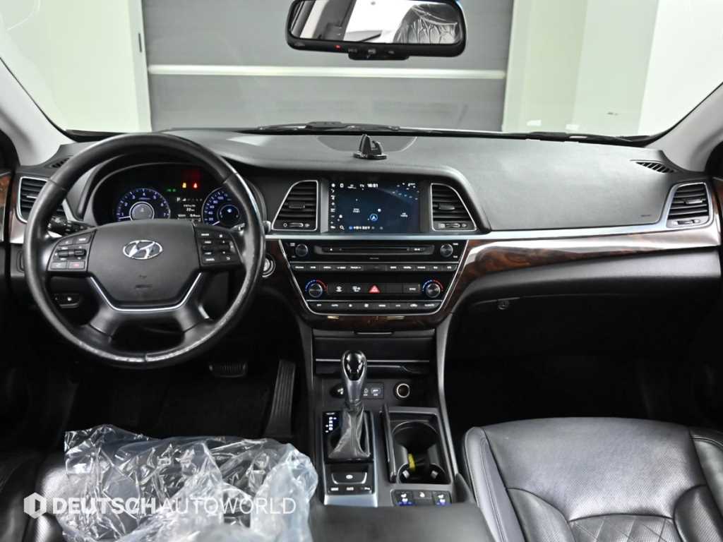 HYUNDAI Aslan - Vista 7