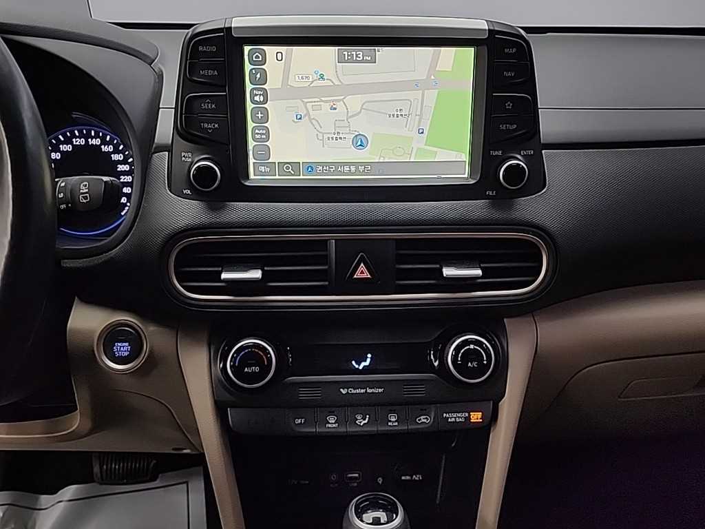 HYUNDAI Kona - Vista 10