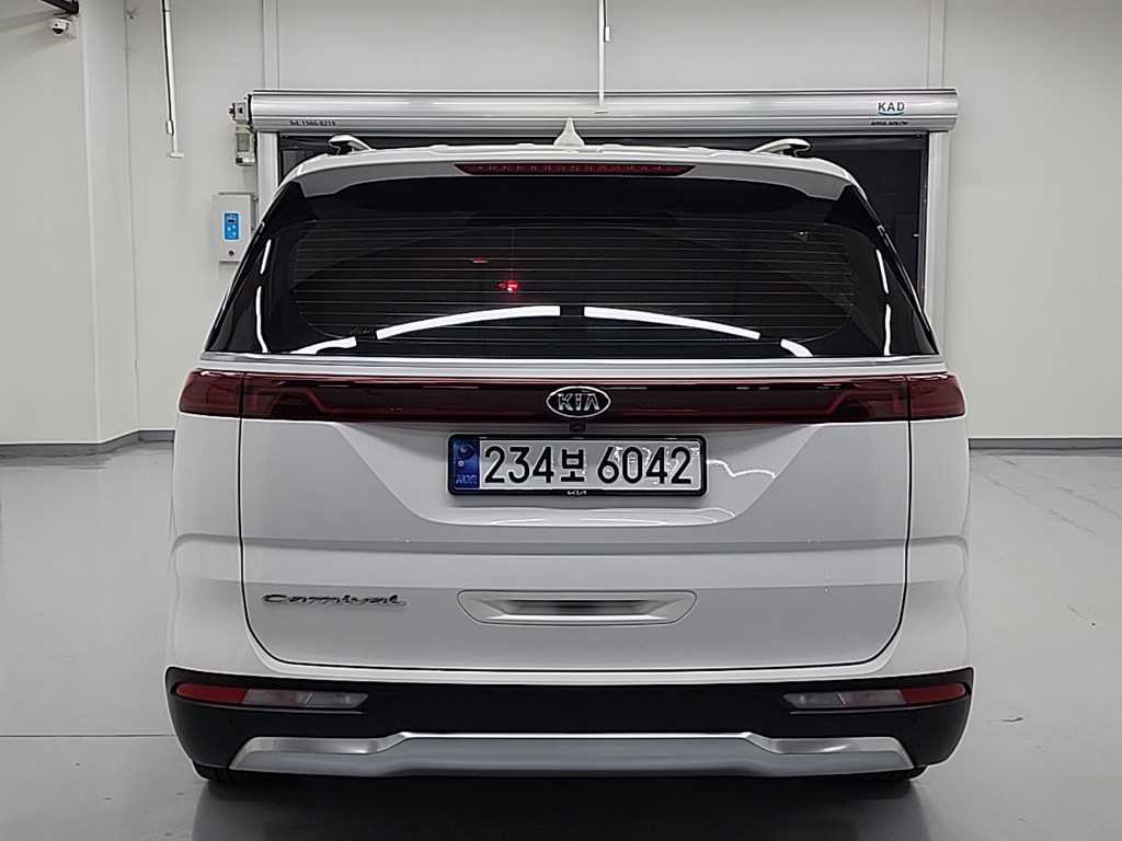 KIA Carnival - Vista 3