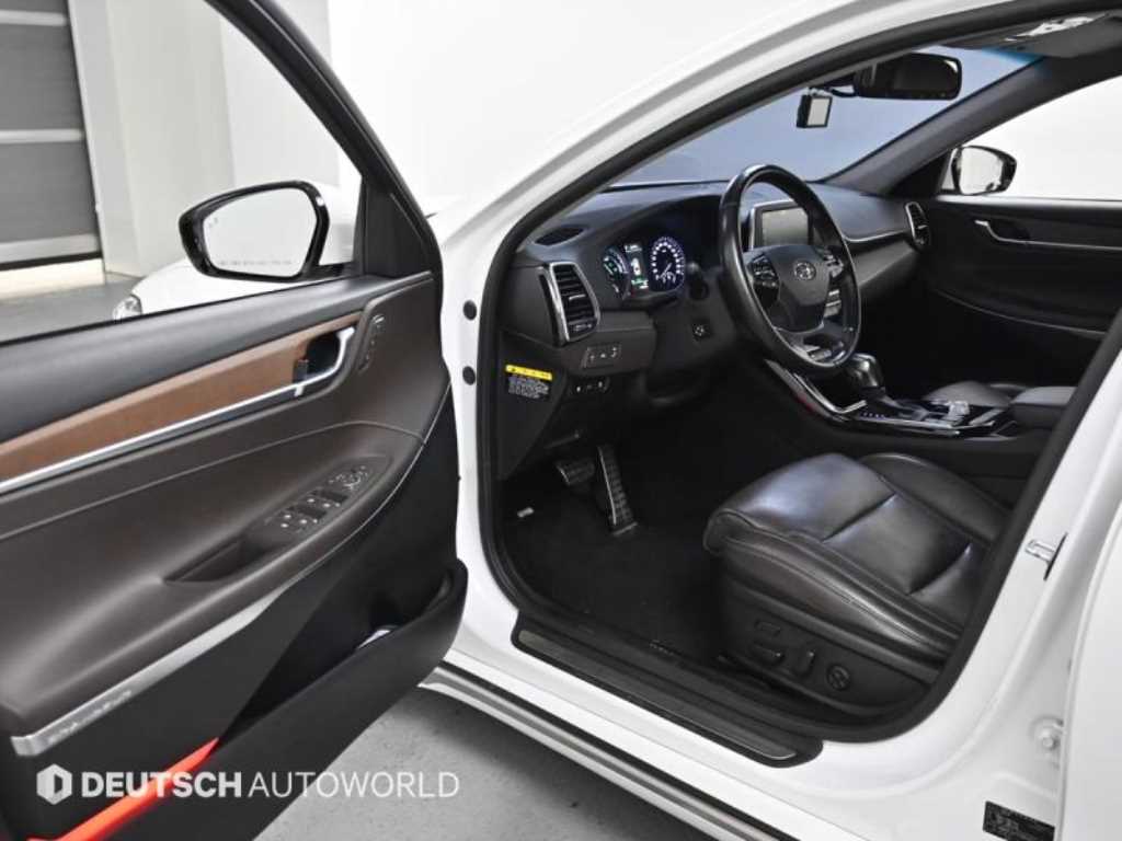 HYUNDAI Grandeur - Vista 11