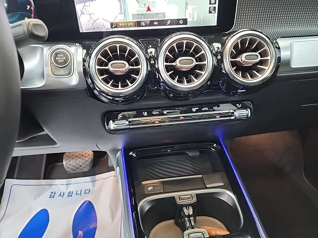 Mercedes Benz GLB Class - Vista 10