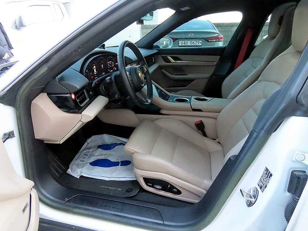 Porsche Taycan - Vista 5