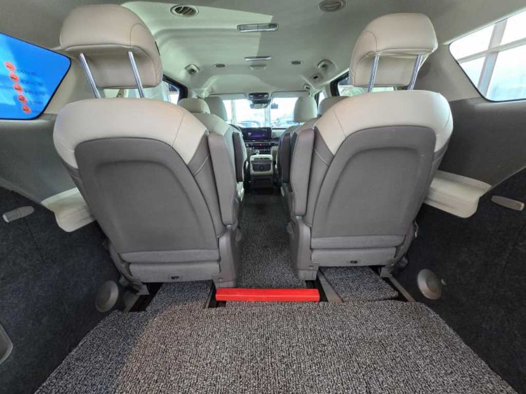 KIA Carnival - Vista 10