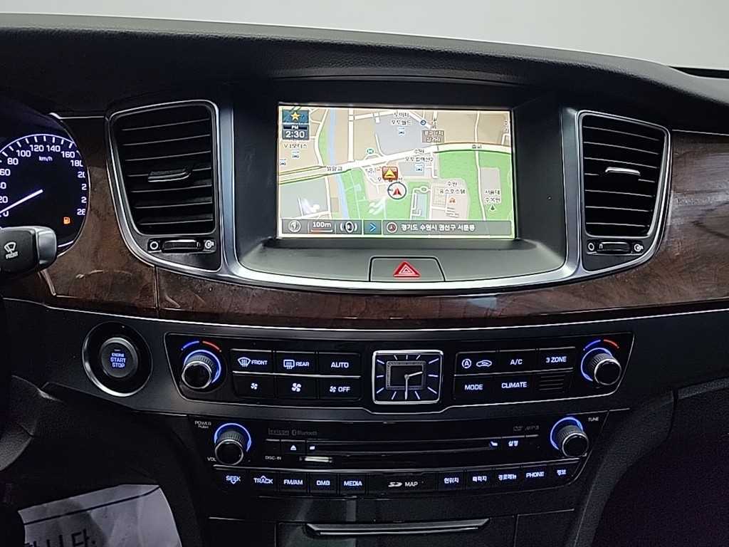 HYUNDAI Equus - Vista 10