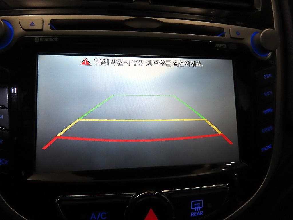 HYUNDAI Accent 2012 Blanco - Importación desde Corea - HF Imports Iquique - Foto 16