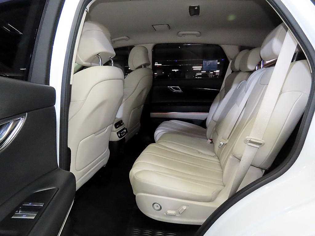 Genesis GV80 - Vista 7