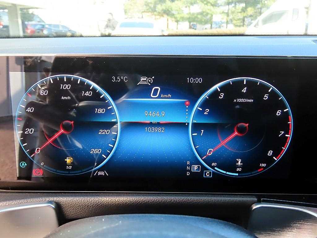 Mercedes Benz GLB Class - Vista 9