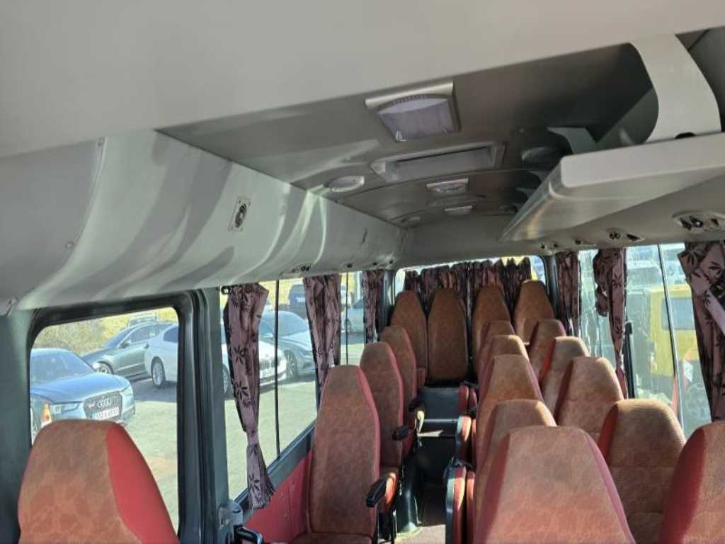 medium and large bus Hyundai bus - Vista 11