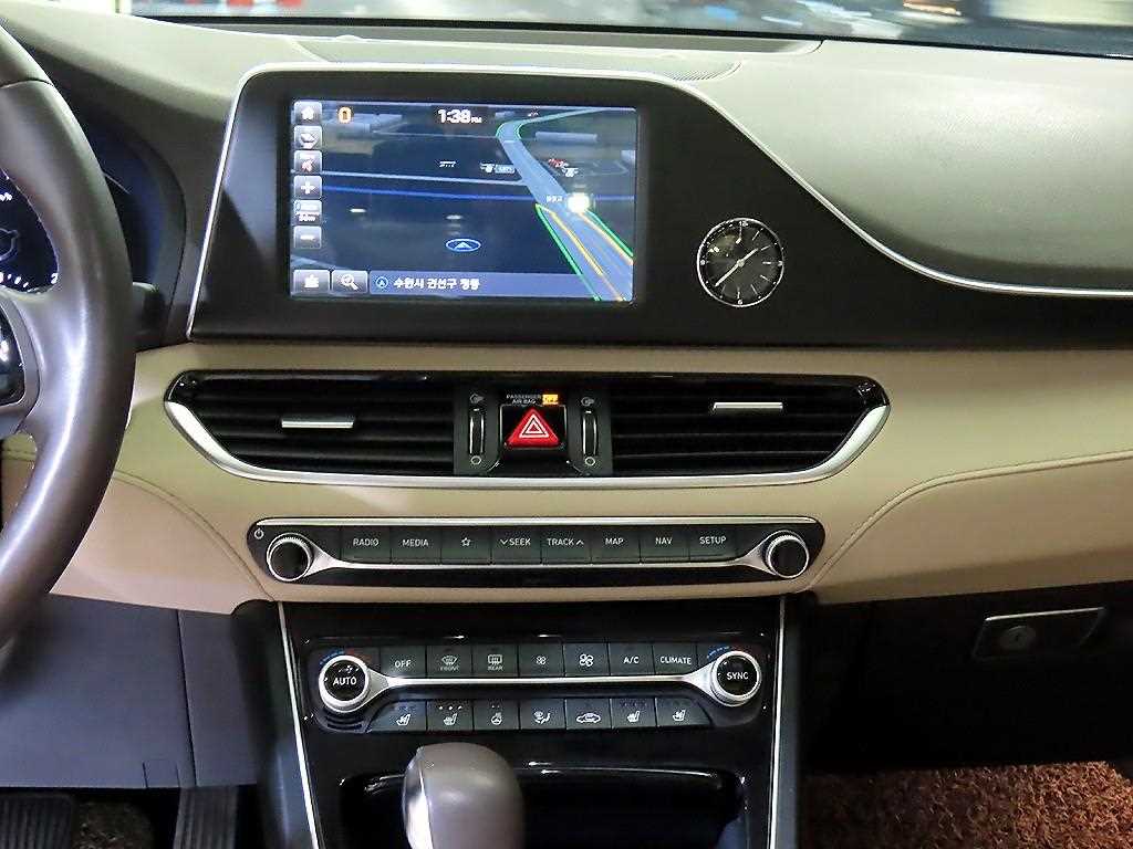 HYUNDAI Grandeur - Vista 11