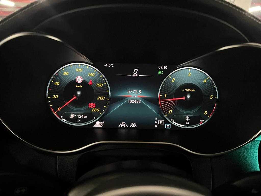 Mercedes Benz GLC Class - Vista 6