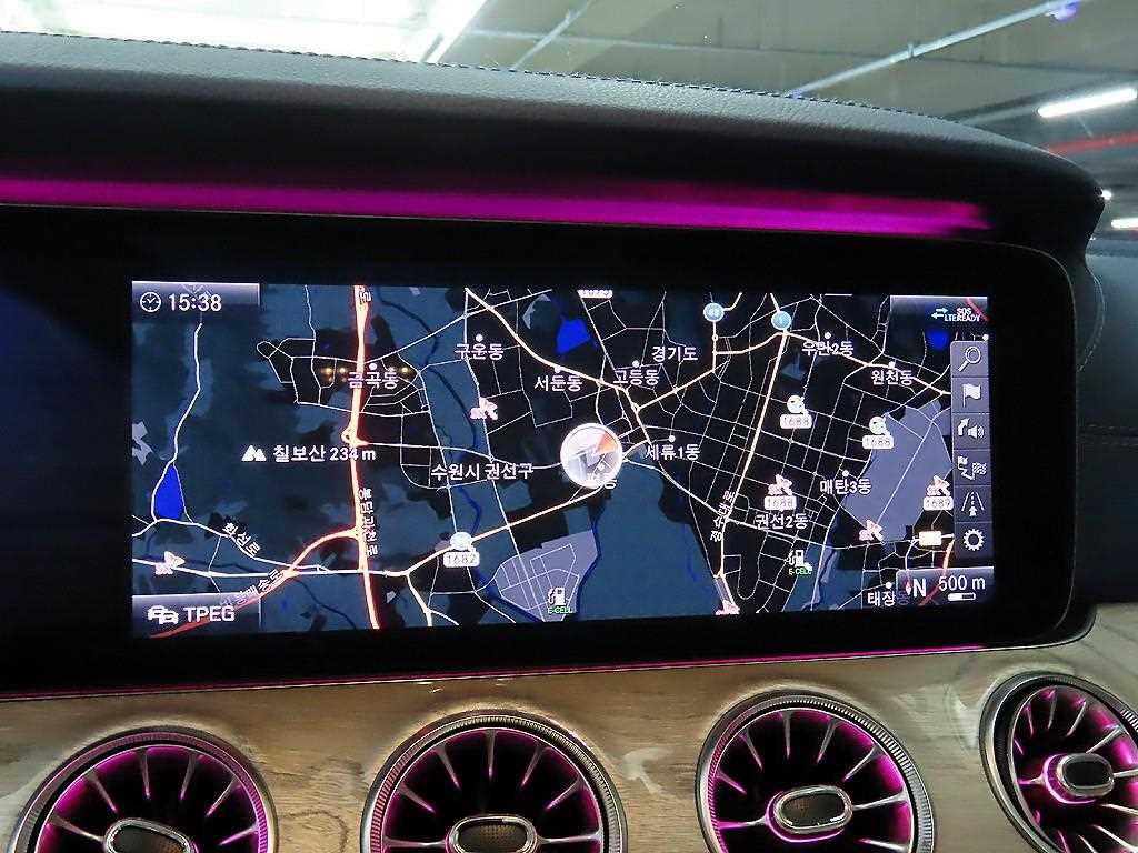 Mercedes Benz E class - Vista 12