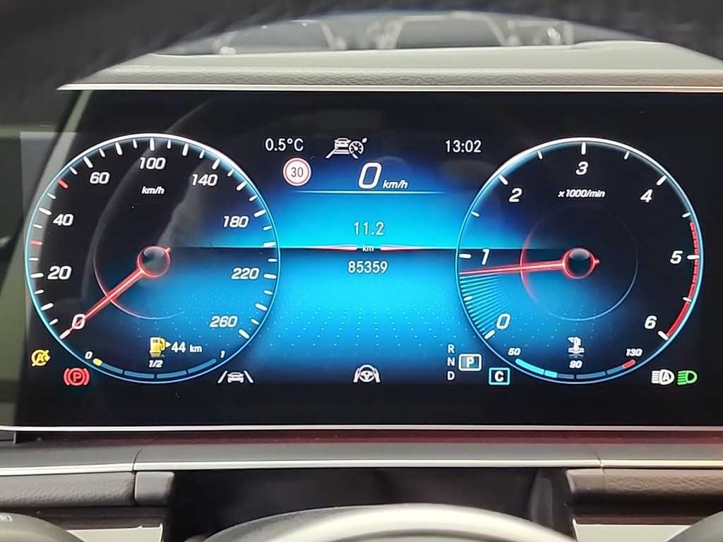 Mercedes Benz GLE Class - Vista 6