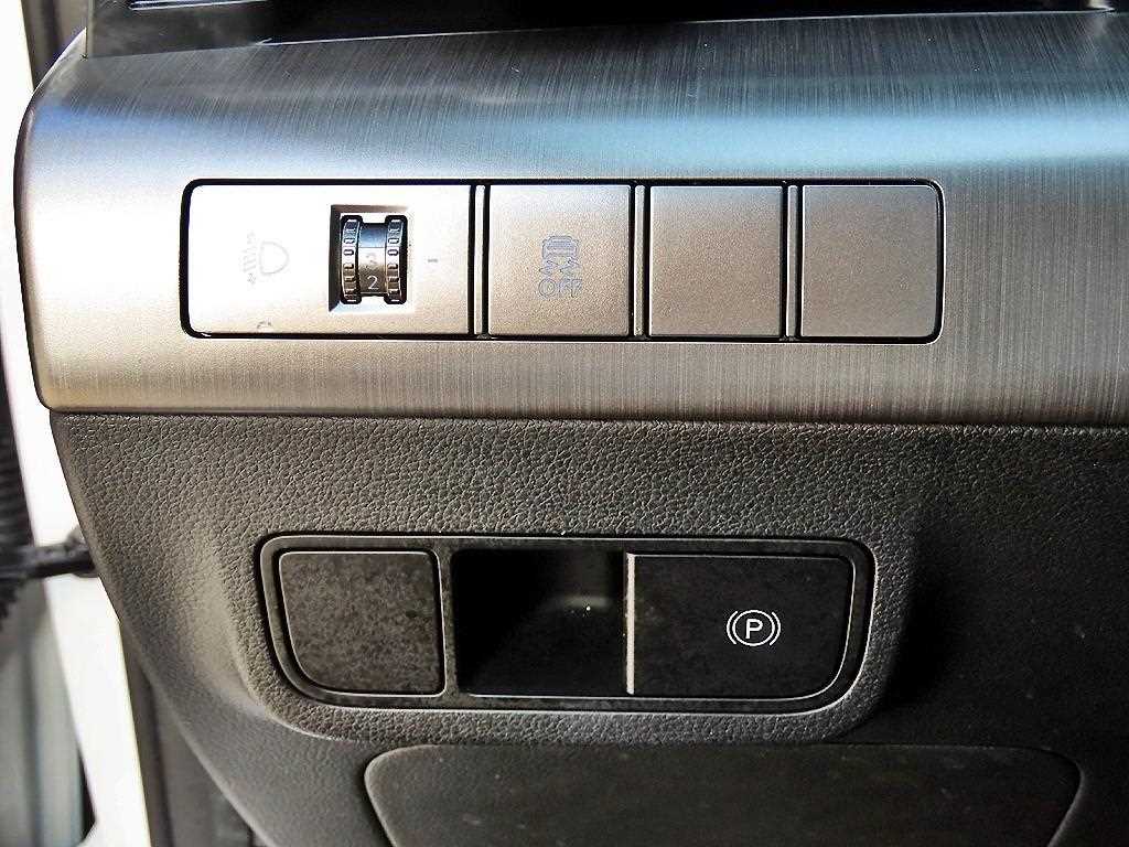 HYUNDAI Kona - Vista 12