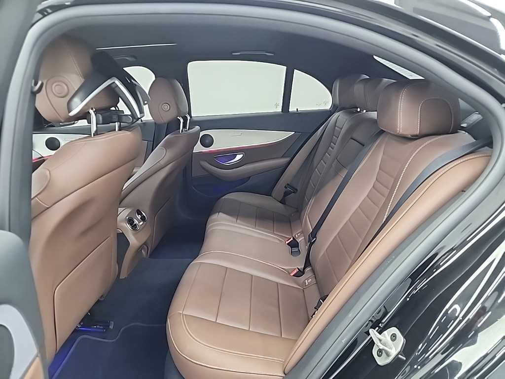 Mercedes Benz E class - Vista 12