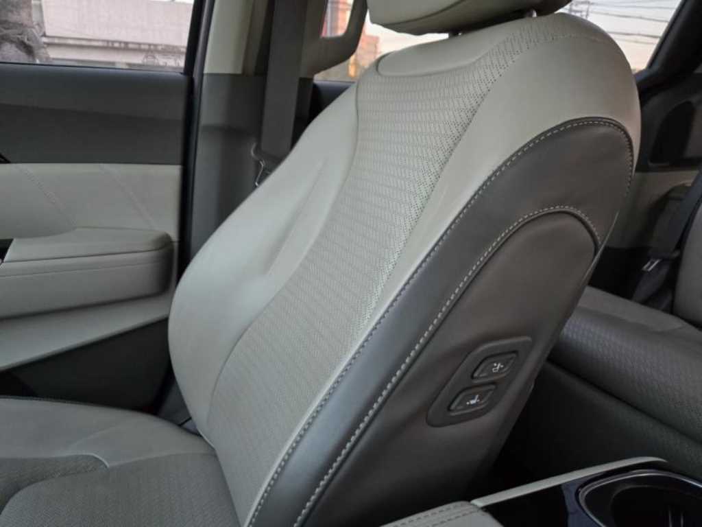 KIA Carnival - Vista 7