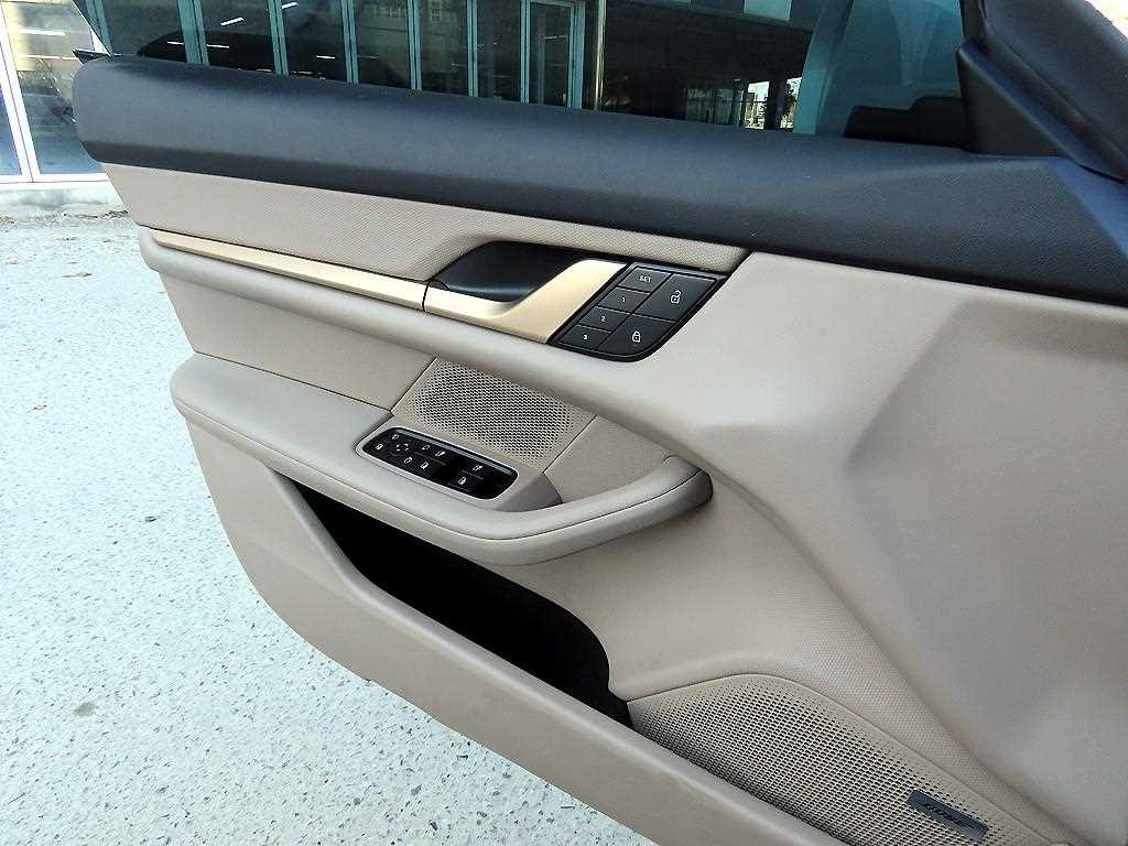 Porsche Taycan - Vista 12