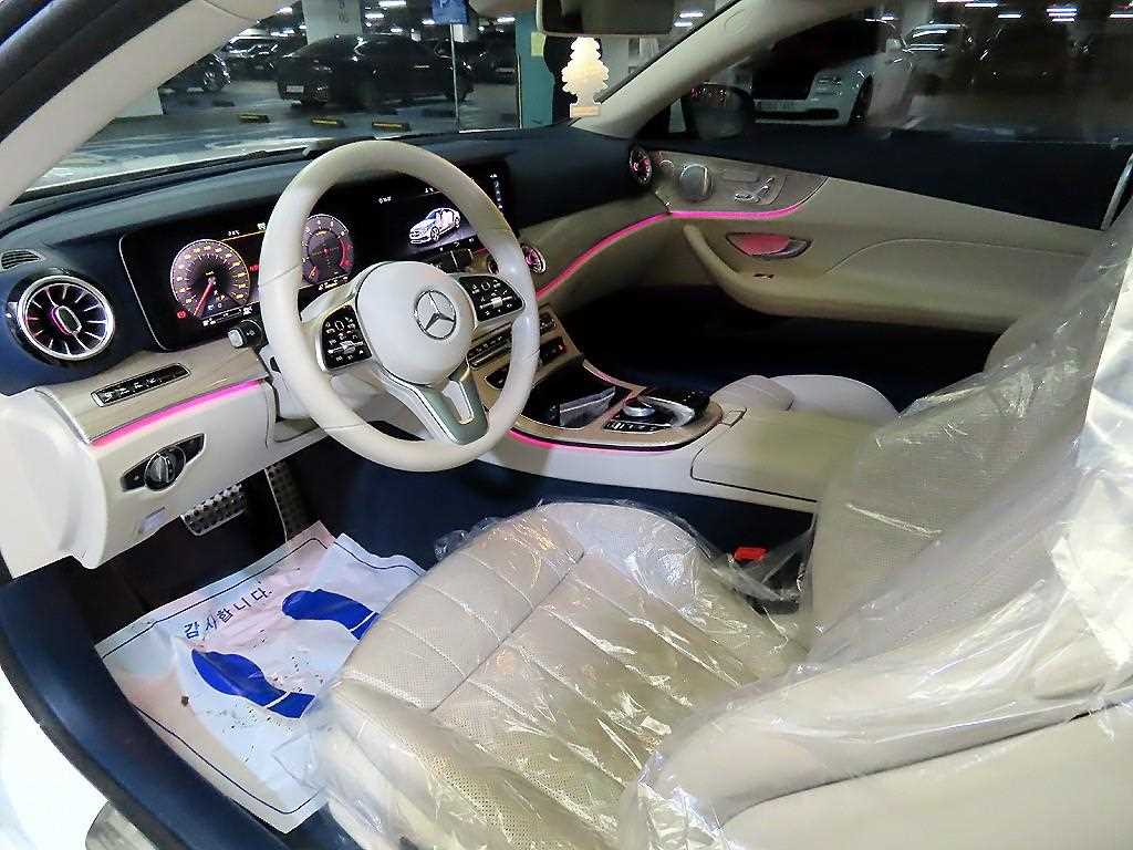 Mercedes Benz E class - Vista 10