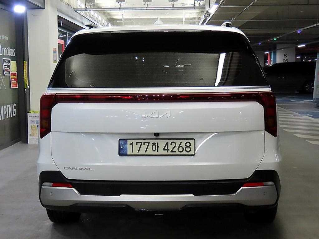 KIA Carnival - Vista 5