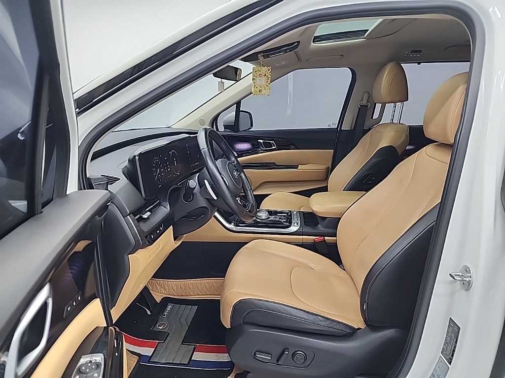 KIA Carnival - Vista 11