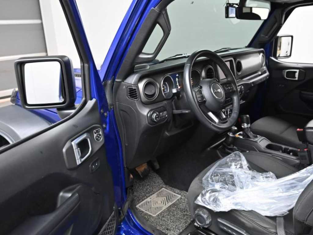 Jeep Wrangler - Vista 11