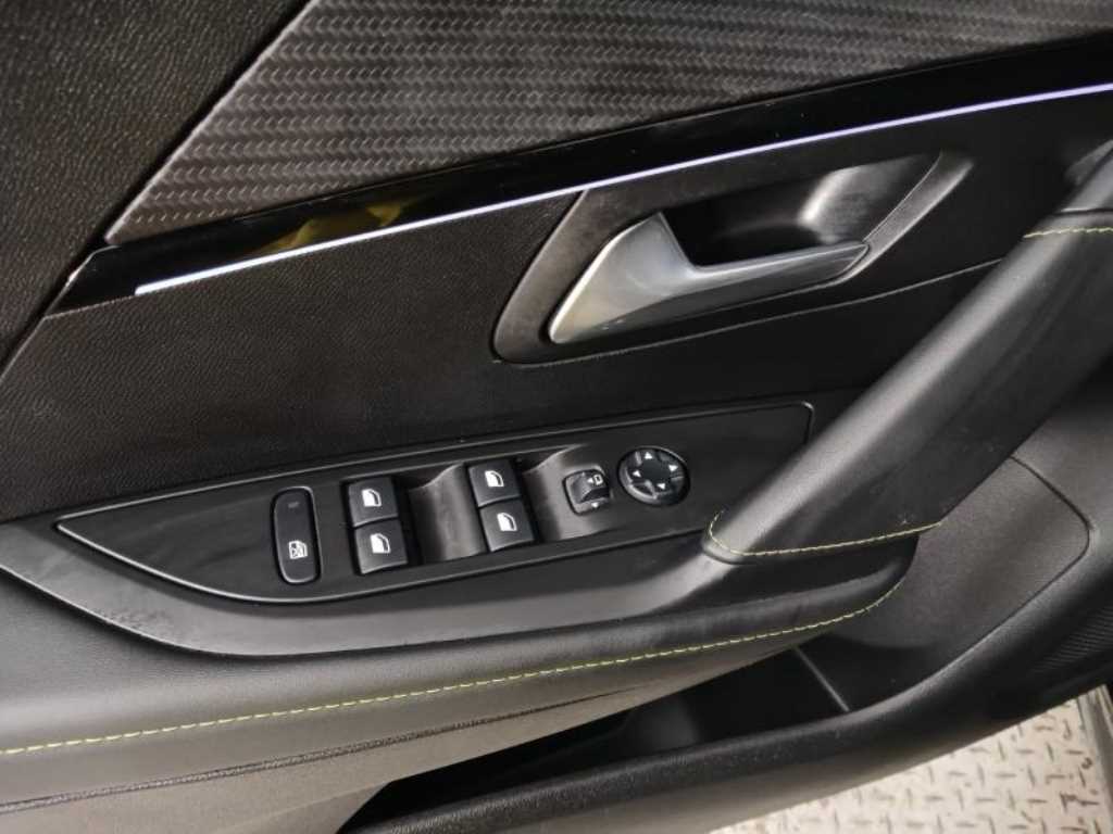 Peugeot 208 - Vista 9