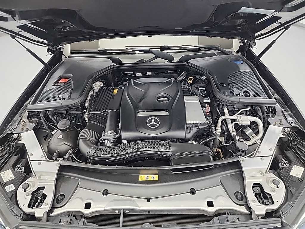 Mercedes Benz E class - Vista 5