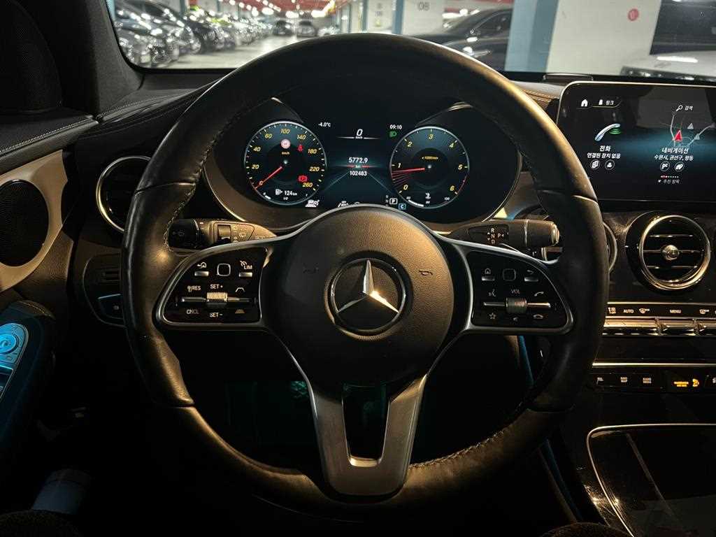 Mercedes Benz GLC Class - Vista 7