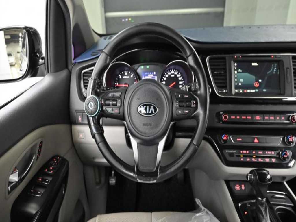 KIA Carnival 2016 - Importación desde Corea - HF Imports Iquique - Foto 13