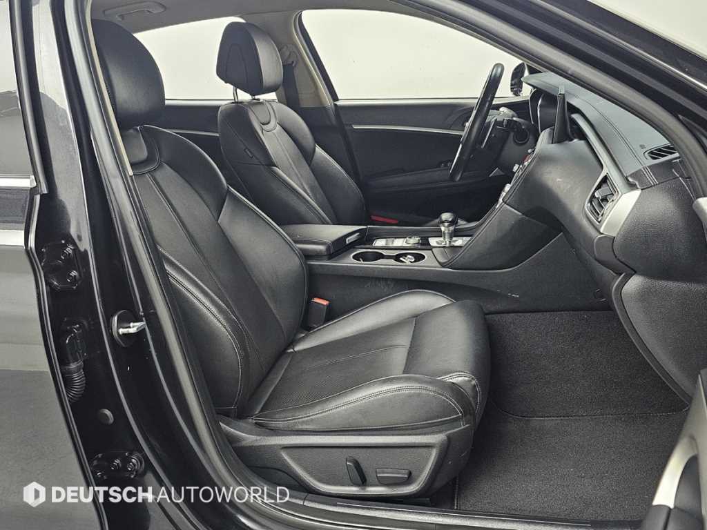 Genesis G70 - Vista 10