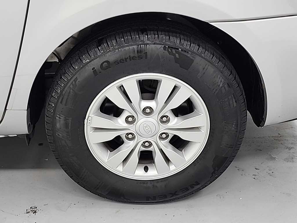 KIA Carnival 2010 Gris - Importación desde Corea - HF Imports Iquique - Foto 19