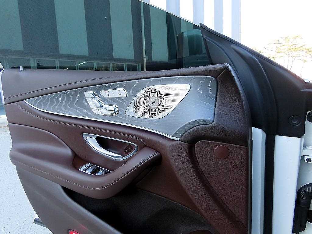 Mercedes Benz CLS Class - Vista 12