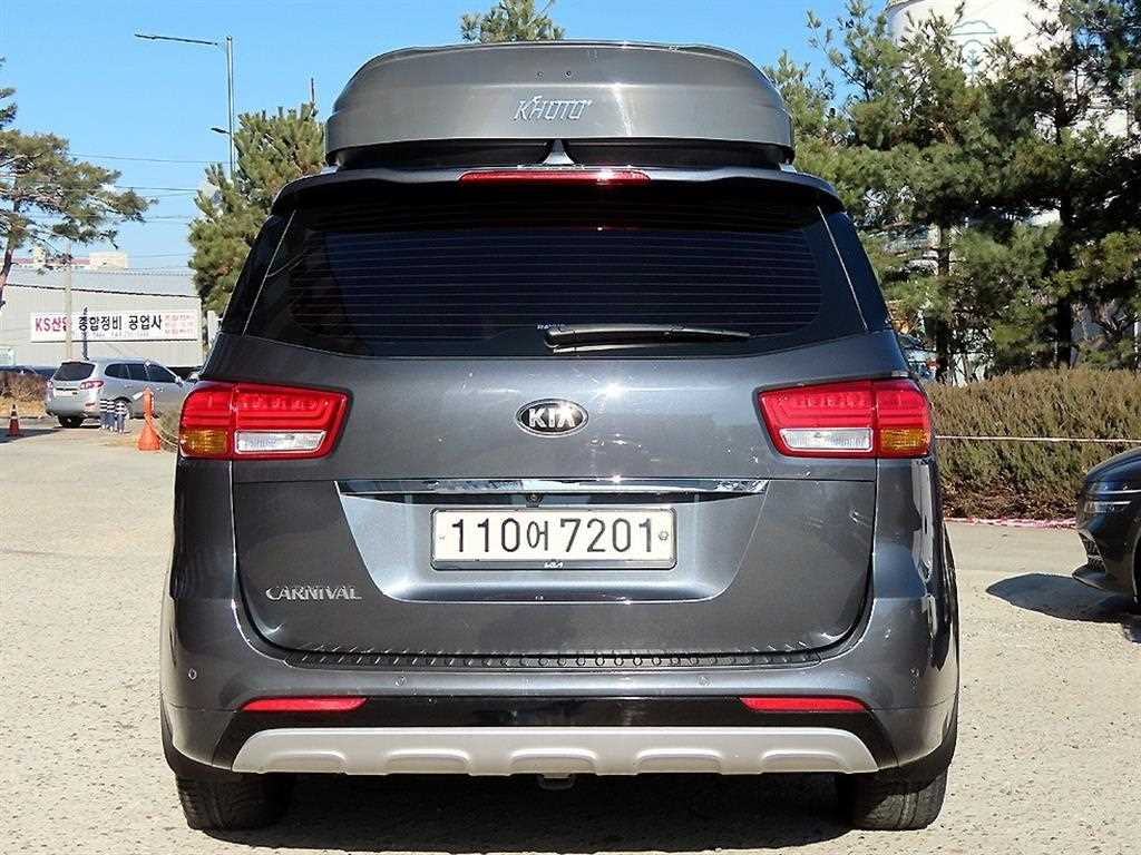 KIA Carnival - Vista 4
