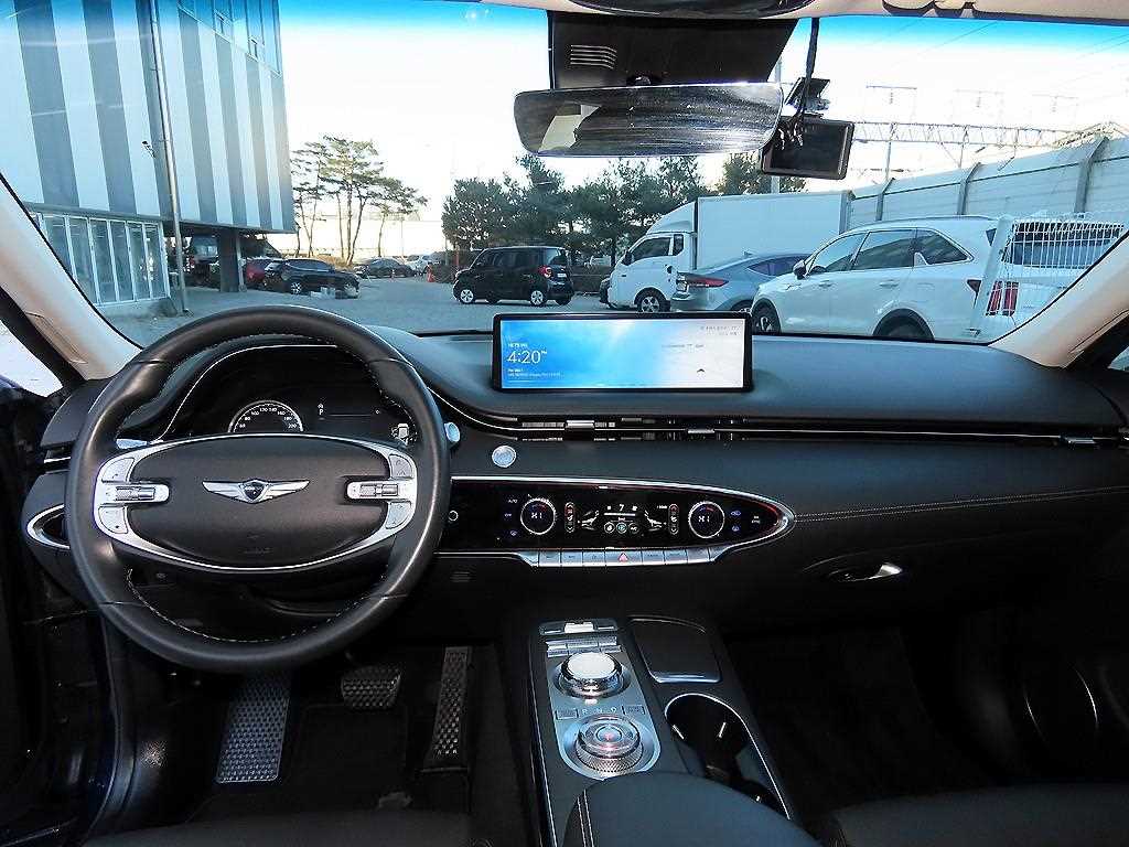 Genesis GV70 - Vista 7