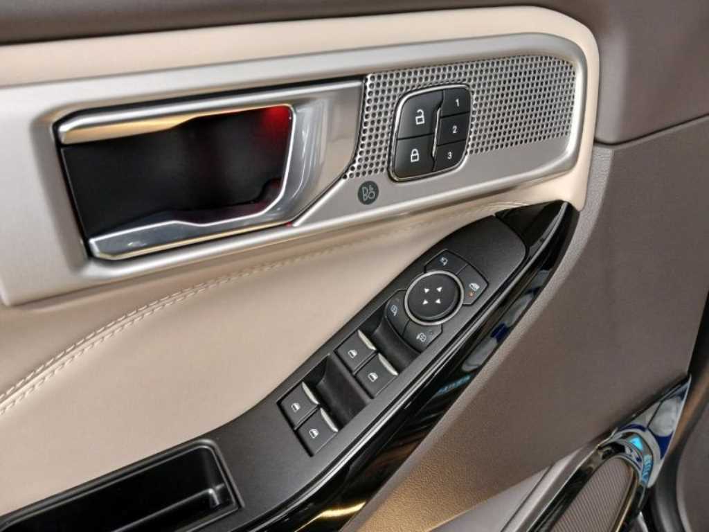 Ford Explorer - Vista 9