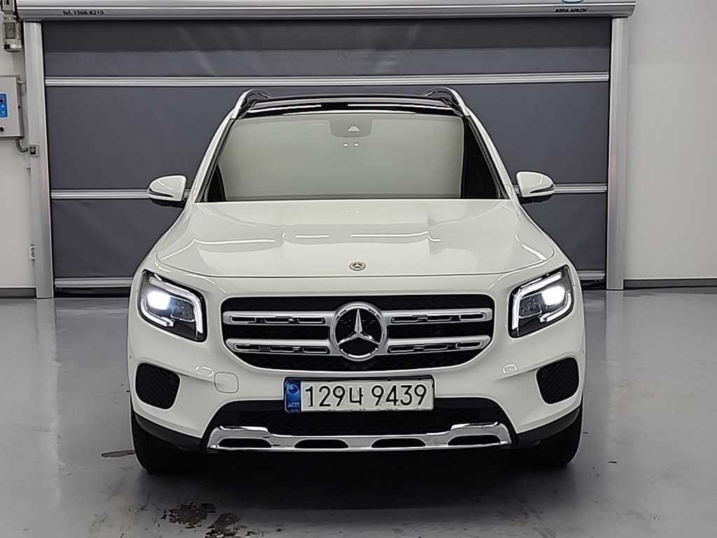 Mercedes Benz GLB Class - Vista 2