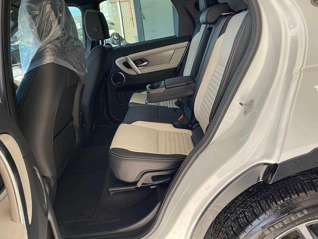 Land Rover Discovery Sports - Vista 6