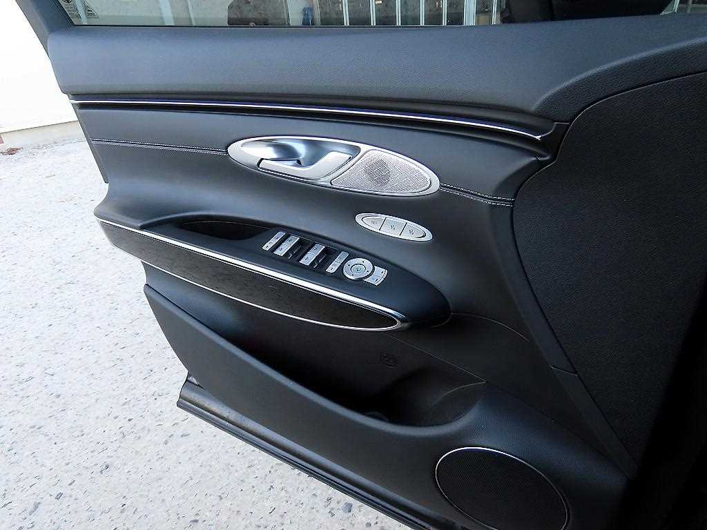 Genesis GV70 - Vista 11