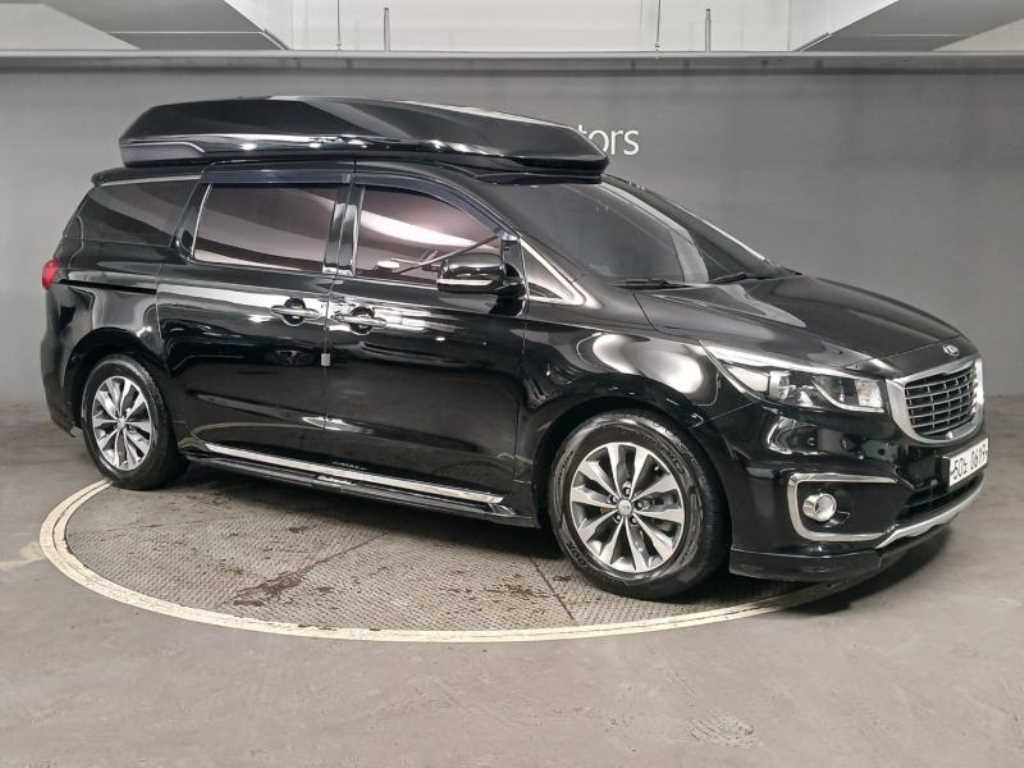 KIA Carnival - Vista 5