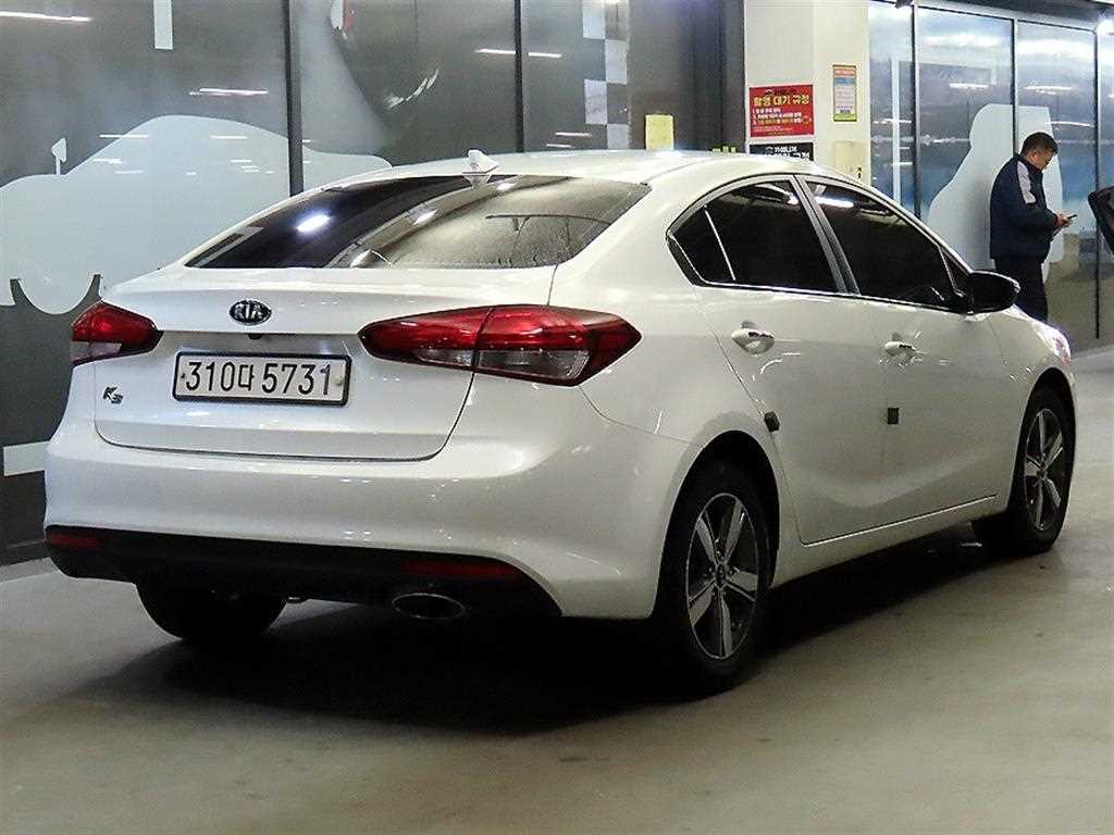 KIA K3 - Vista 4