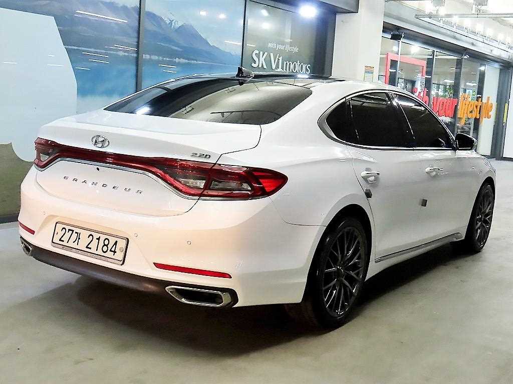 HYUNDAI Grandeur - Vista 5